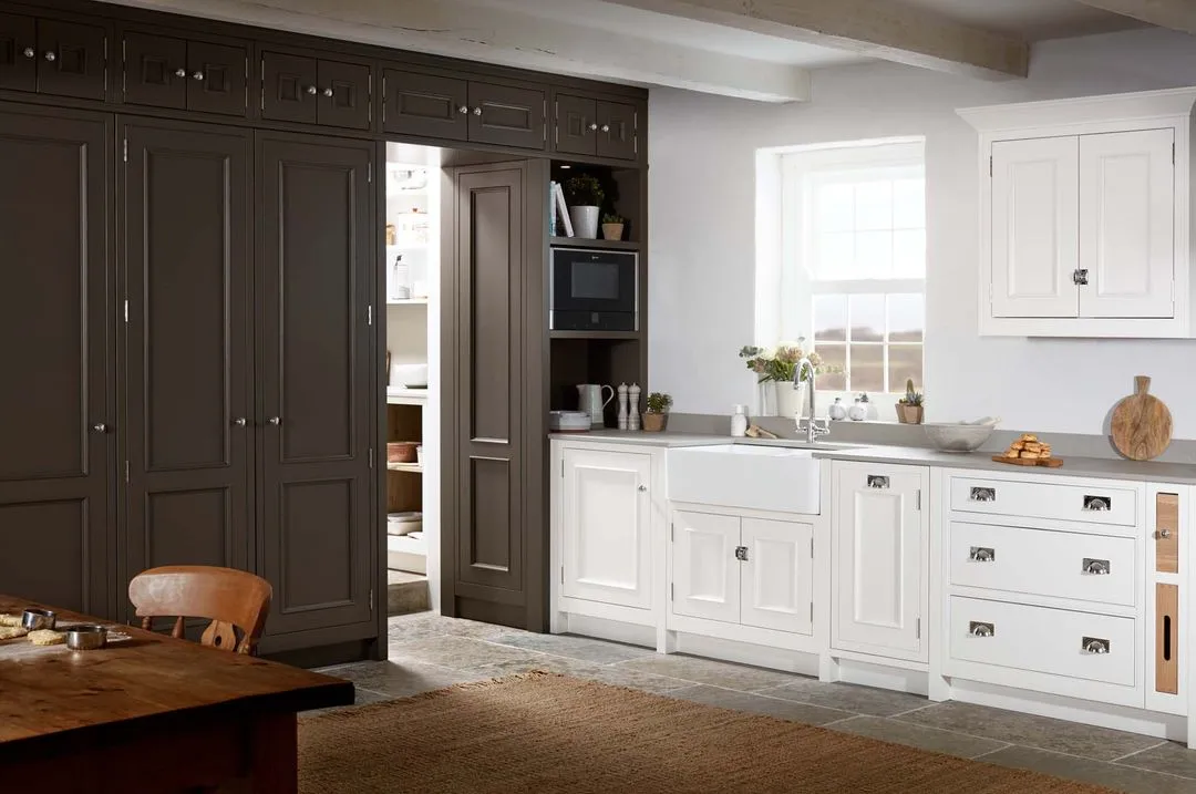 1909 Georgian in-frame kitchen with painted timber doors