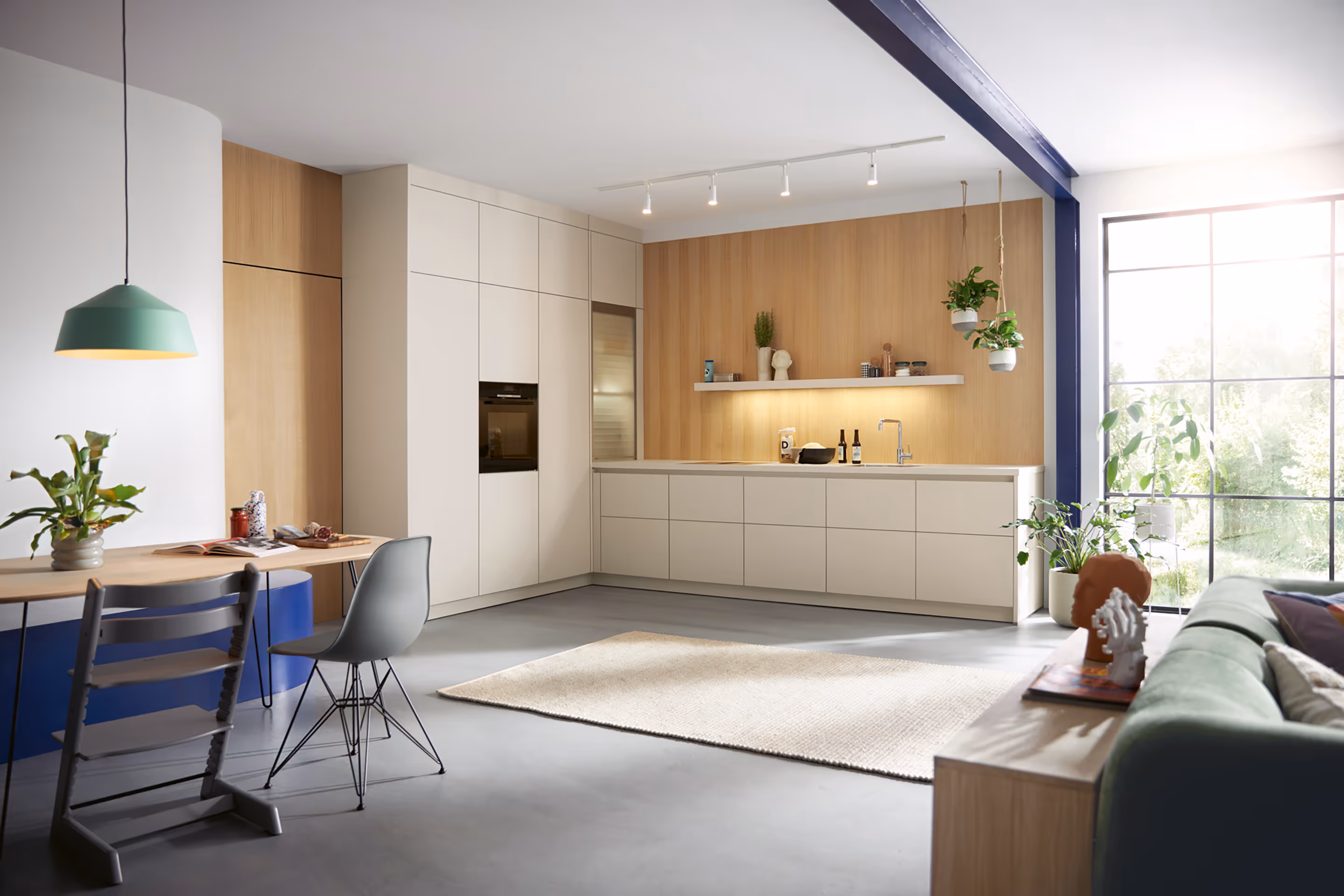 Matt kitchen with integrated appliances