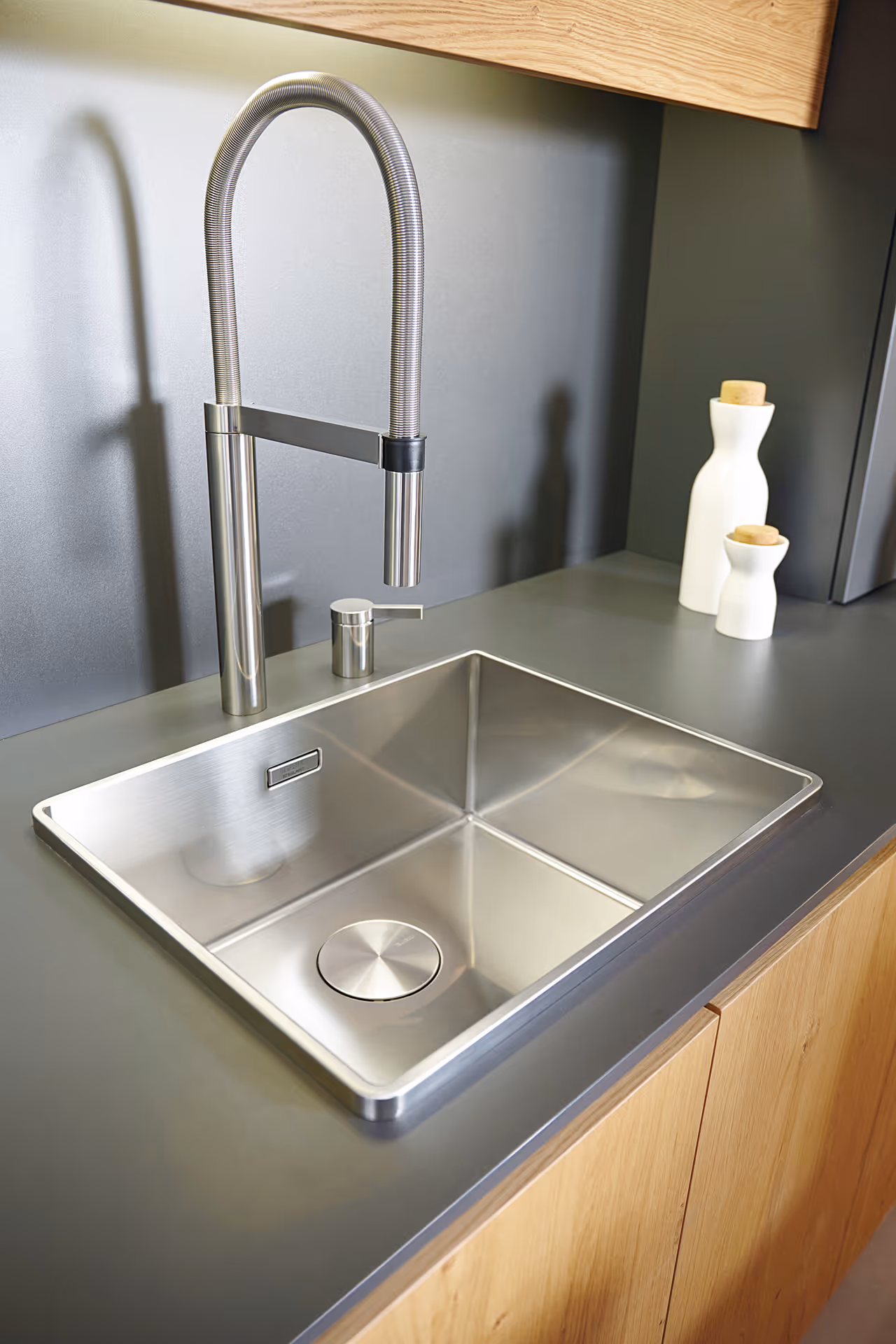 Schüller Rocco bespoke kitchen by Anthony Lawrence Interiors, Saddleworth
