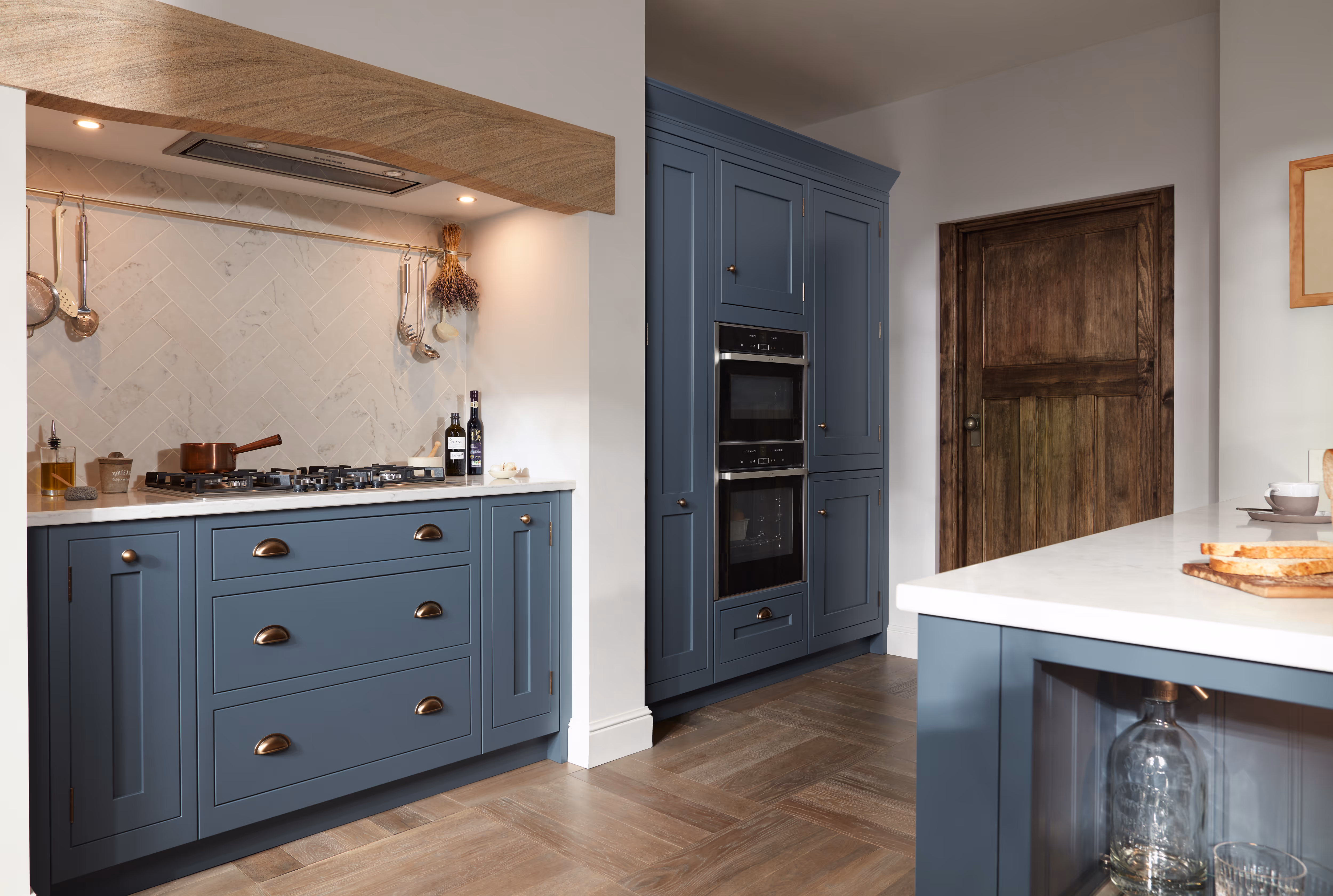 In-frame shaker kitchen suited to a period conversion