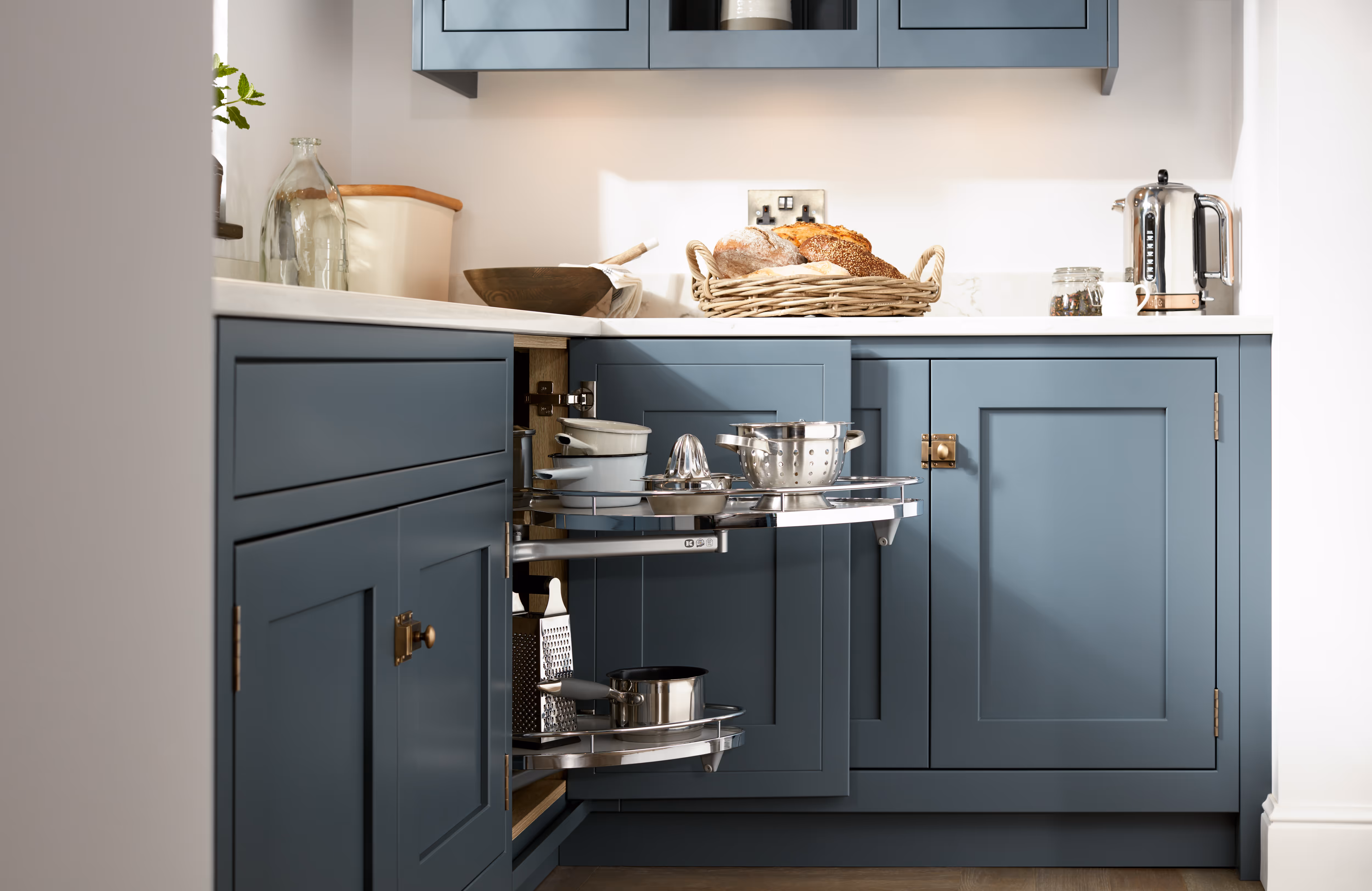 1909 Shaker bespoke kitchen by Anthony Lawrence Interiors, Saddleworth